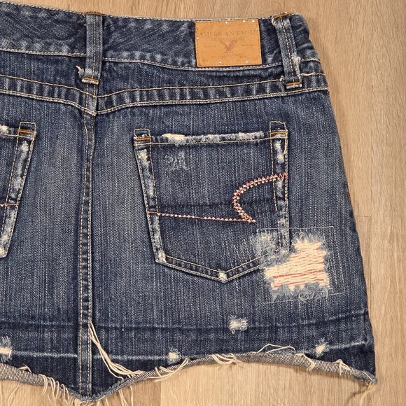 American Eagle Outfitters denim mini skirt 4 distressed - Picture 5 of 8